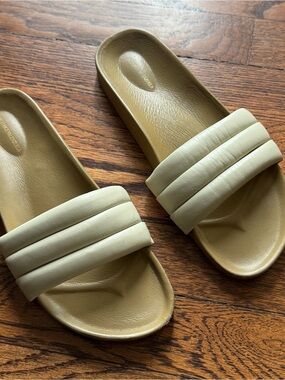 Beatrice Valenzuela Classic Sandalina